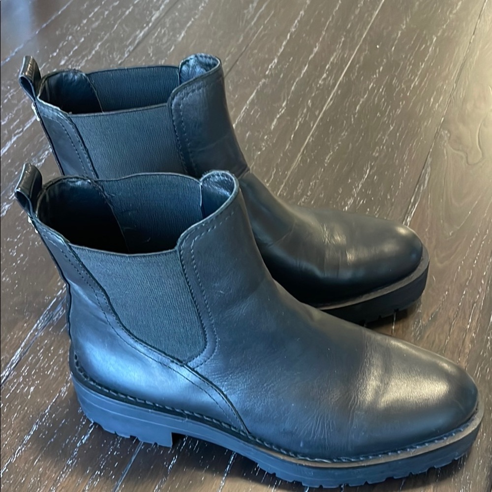 Sam Edelman Chelsea Boot